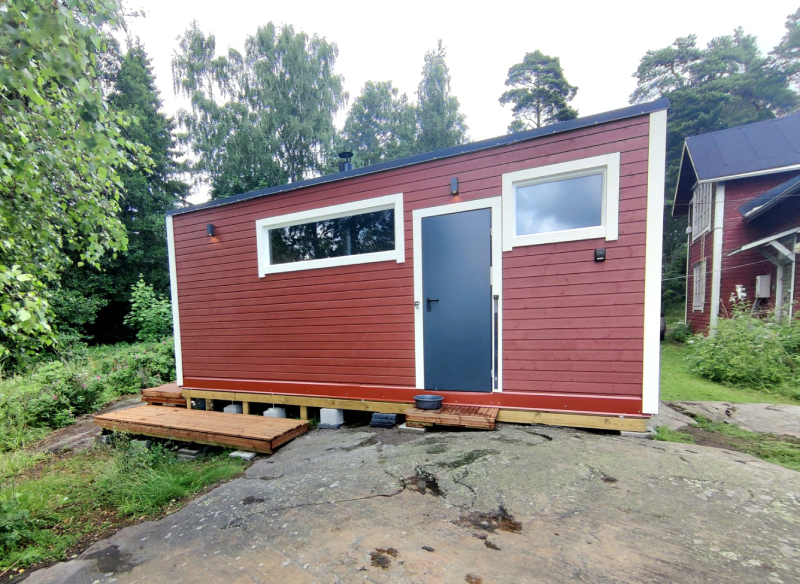 Ollin sauna luonnon ympäröimänä